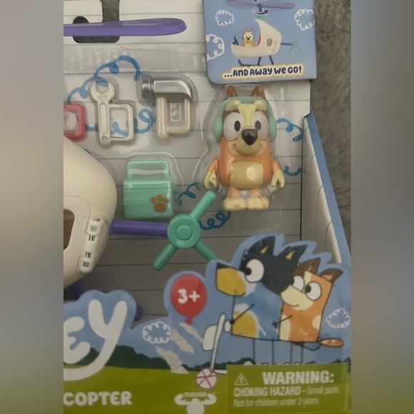 Bluey & Friends BINGO'S HELICOPTER Dog Figure & Vehicle Set NEW 2023 - Picture 2 of 3